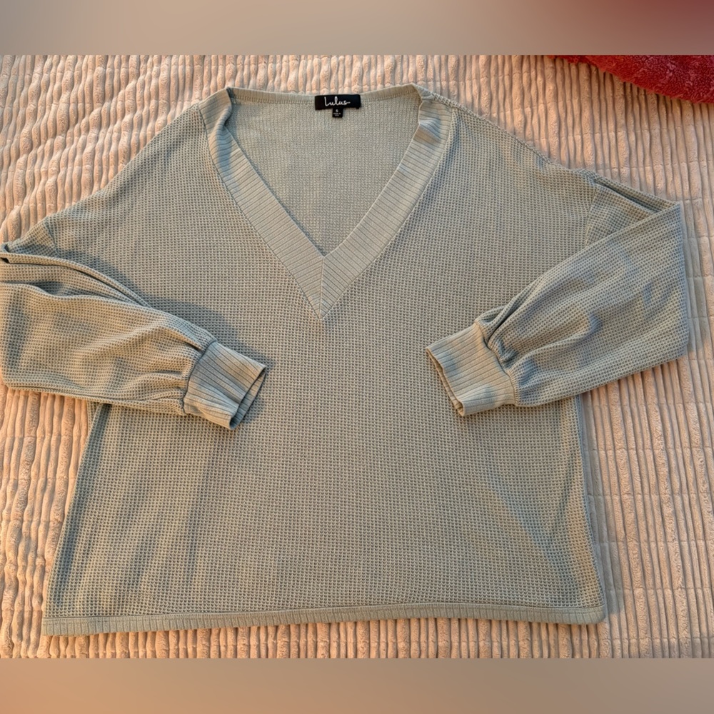 Lulu's Women's V-Neck Long Sleeve Top in Light Green
